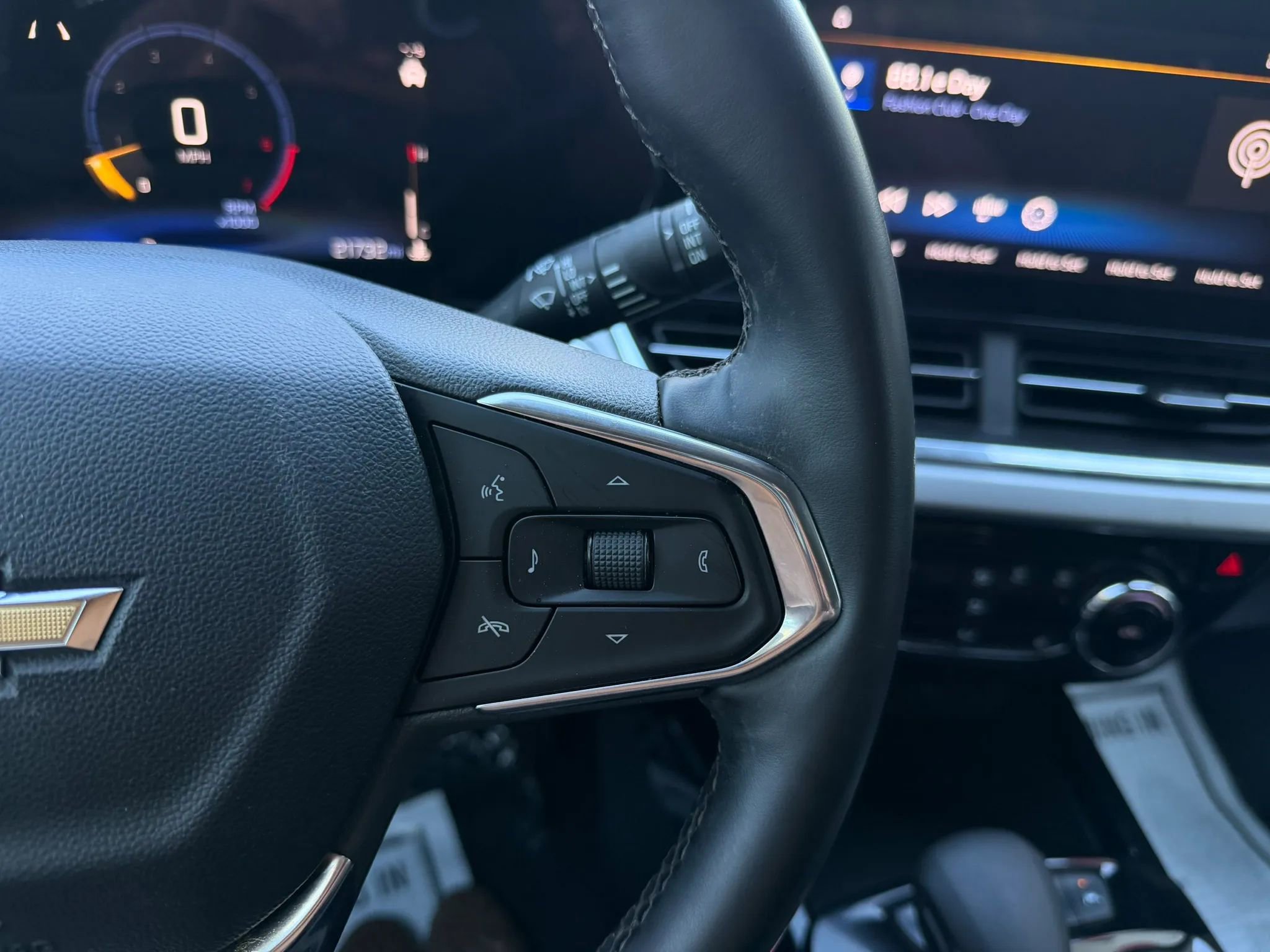 Used 2025 Chevrolet Trax LT w/ Driver Confidence Package image 22