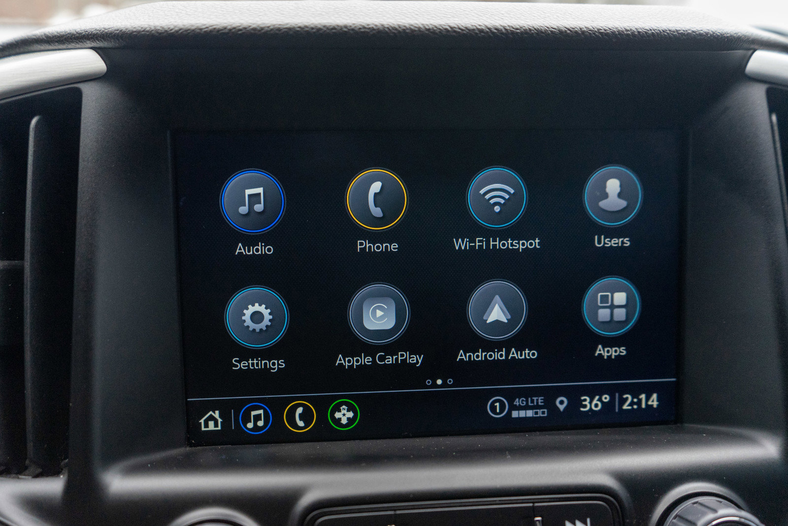 Used 2024 GMC Terrain SLT image 17