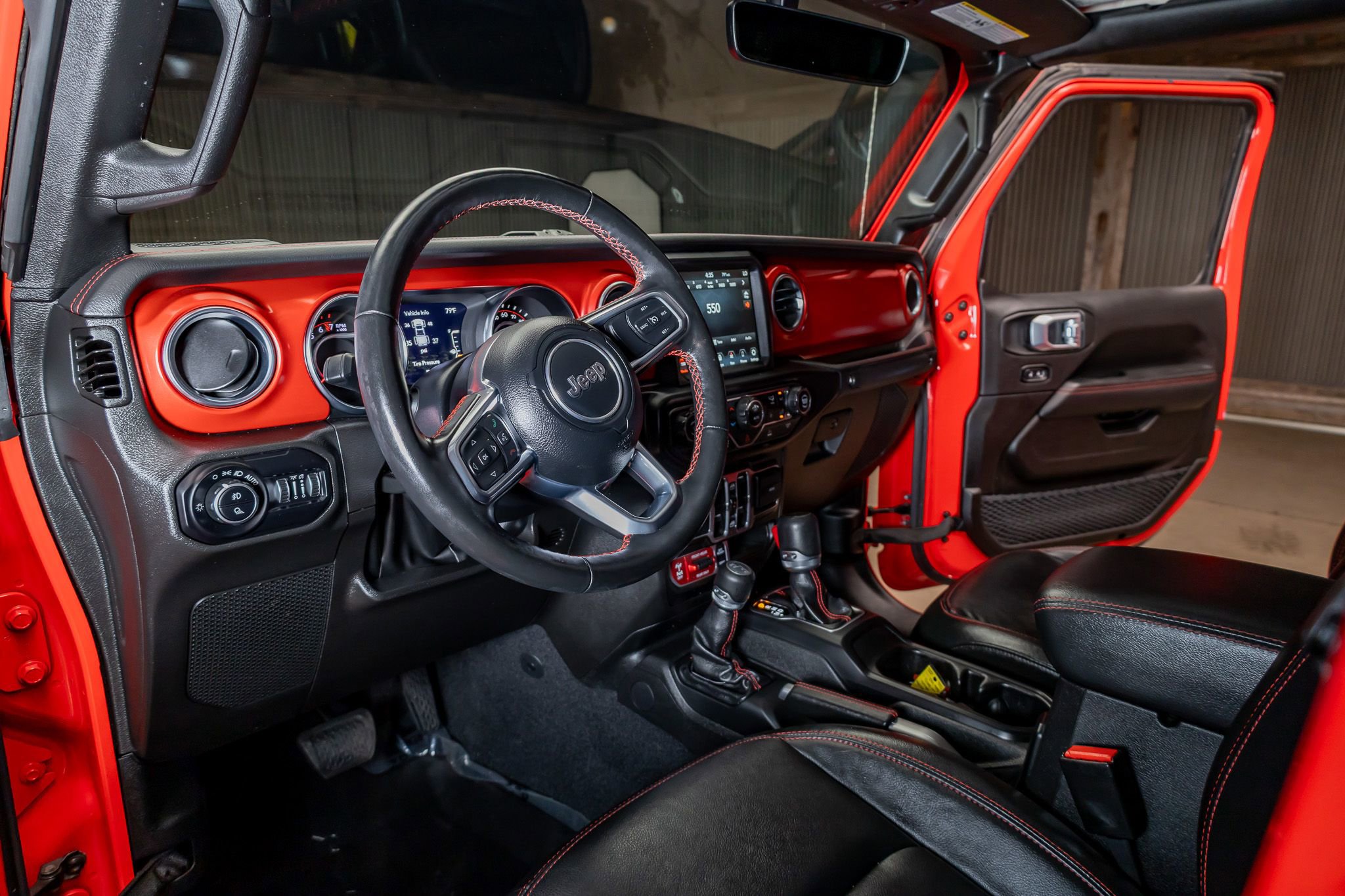 Used 2022 Jeep Gladiator Rubicon w/ Cold Weather Group image 17