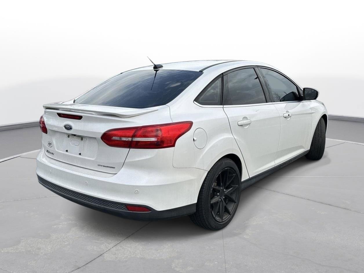 Used 2017 Ford Focus Titanium image 6
