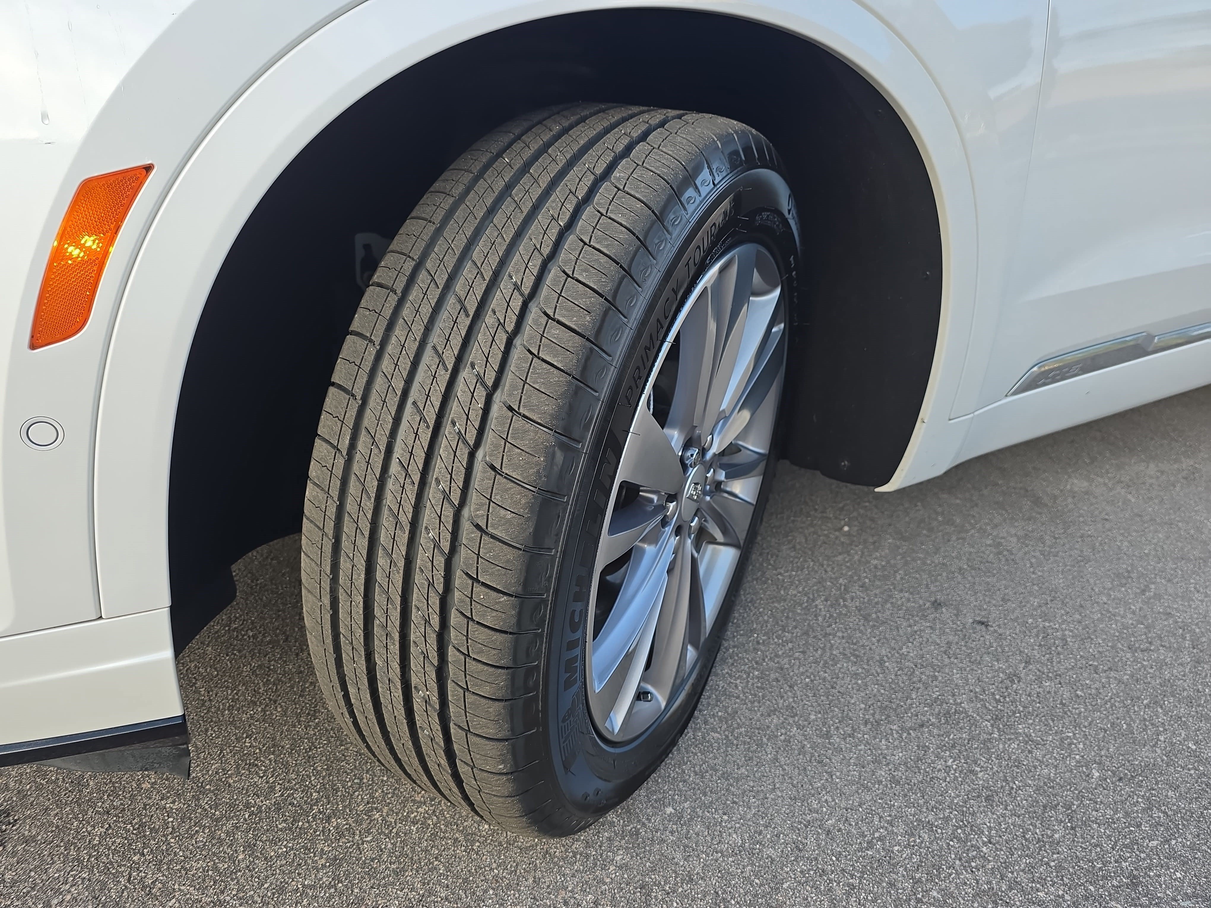 Used 2023 Cadillac XT6 Premium Luxury w/ Technology Package FWD image 33