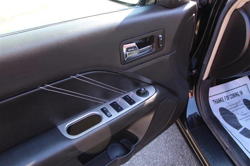 Used 2010 Ford Fusion Sport image 18