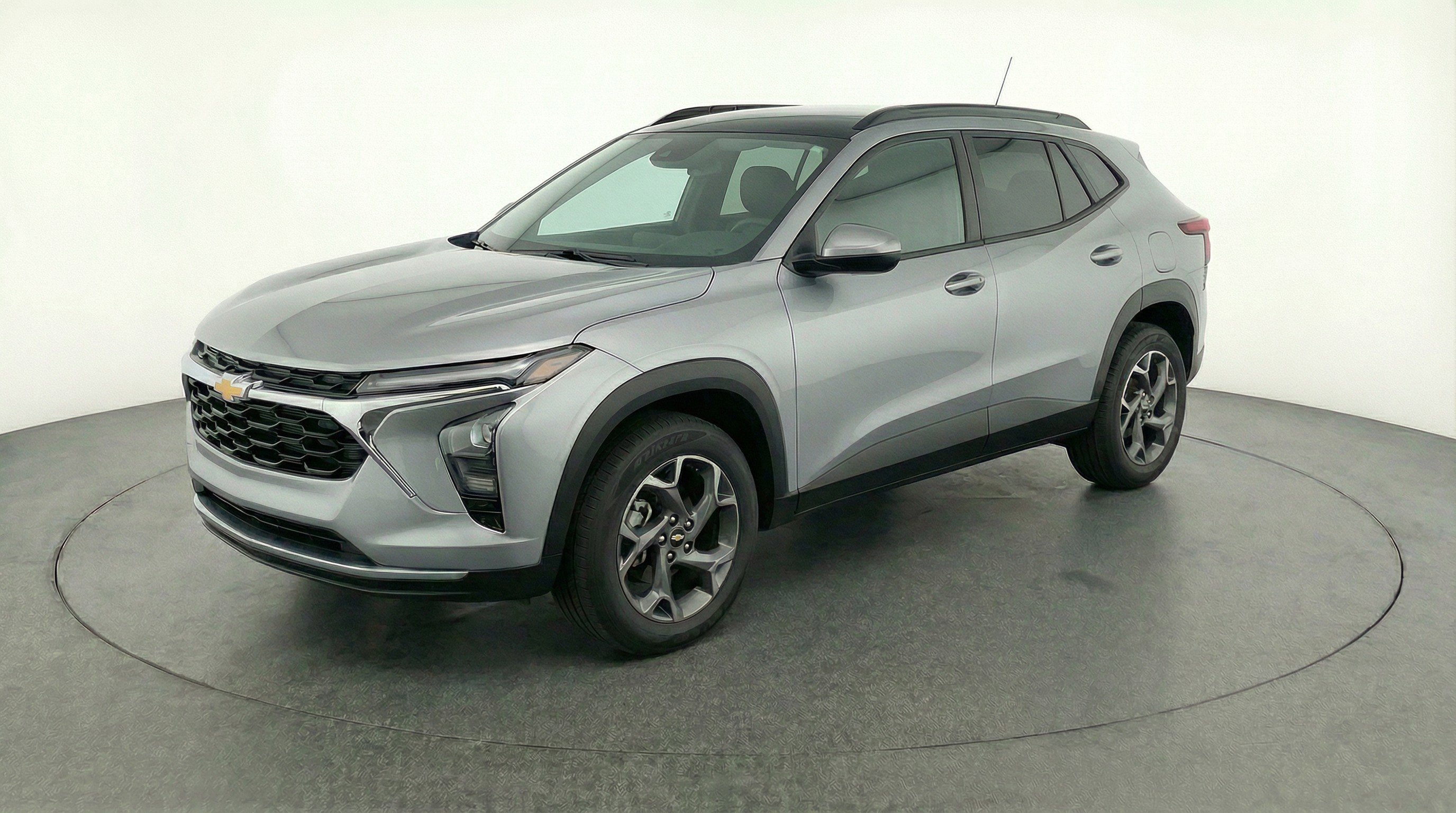 Used 2025 Chevrolet Trax LT w/ LT Convenience Package image 3