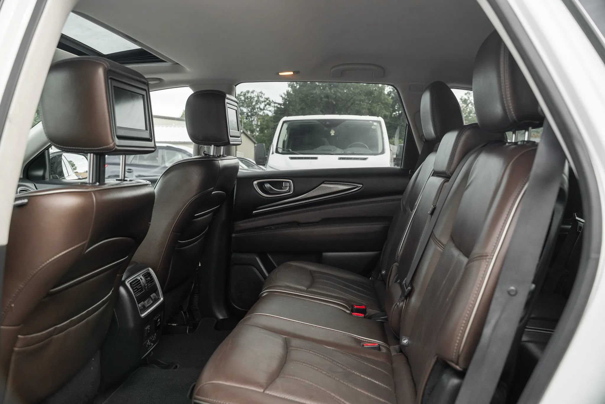 Used 2016 INFINITI QX60 Luxe w/ Premium Plus Package AWD/4WD image 8