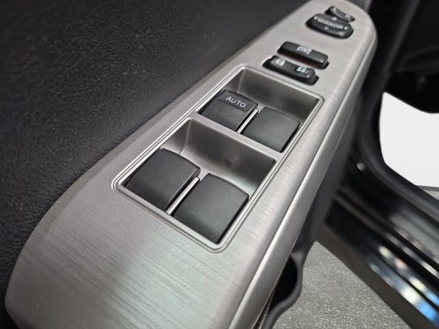 Used 2012 Toyota Camry SE w/ Leather Pkg FWD image 26