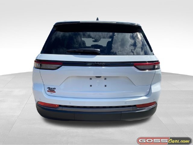 New 2026 Jeep Grand Cherokee Limited w/ Limited Altitude Package AWD/4WD image 4