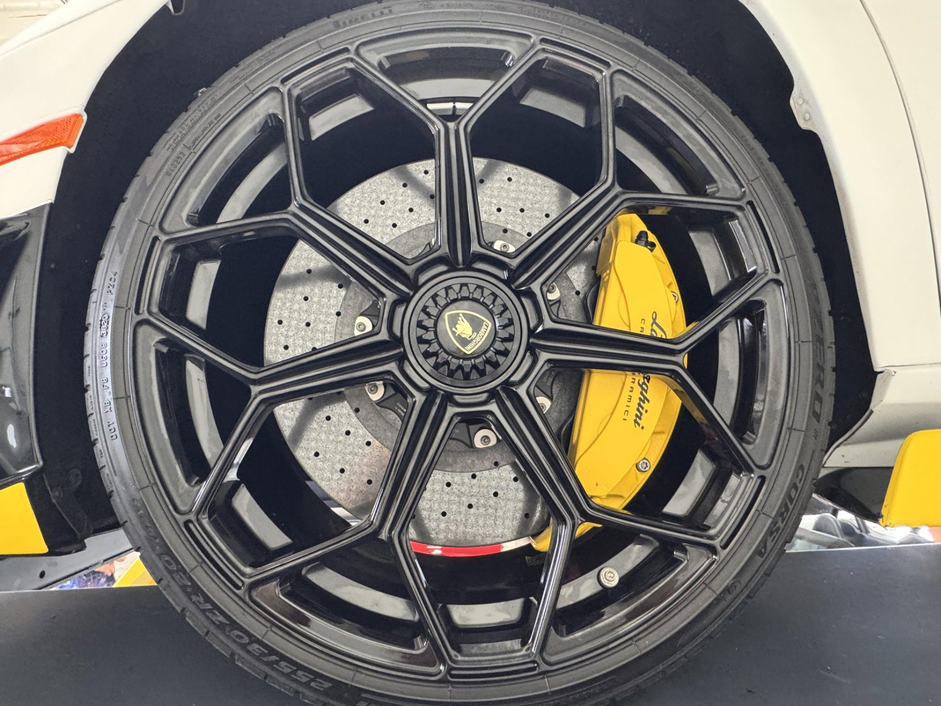 Used 2021 Lamborghini Aventador SVJ AWD/4WD image 36