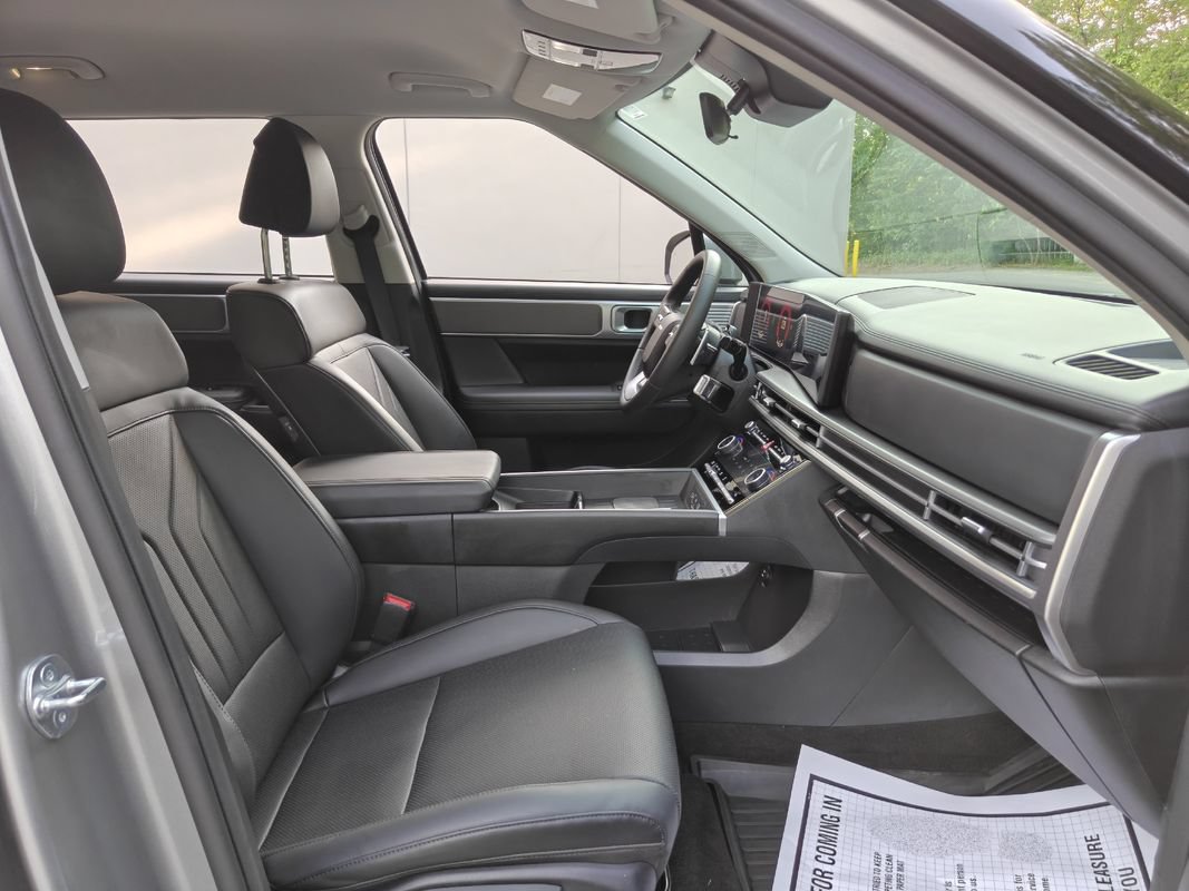 Used 2025 Hyundai Santa Fe SEL AWD/4WD image 26