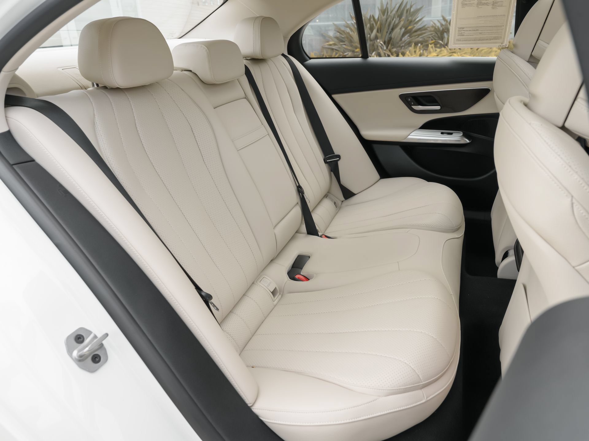 Used 2024 Mercedes-Benz E 350 4MATIC Sedan image 38