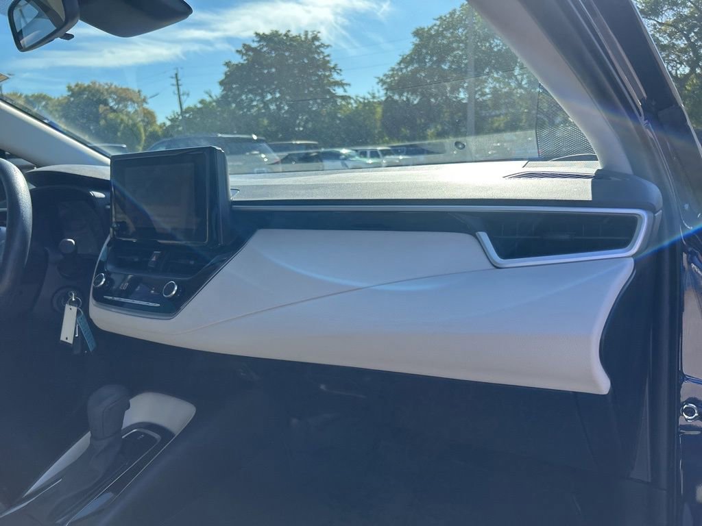 Used 2025 Toyota Corolla LE image 22