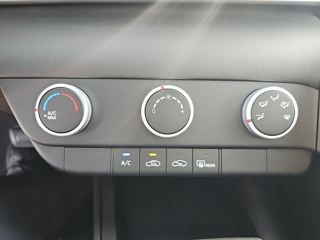 New 2026 Hyundai Elantra SE FWD image 19