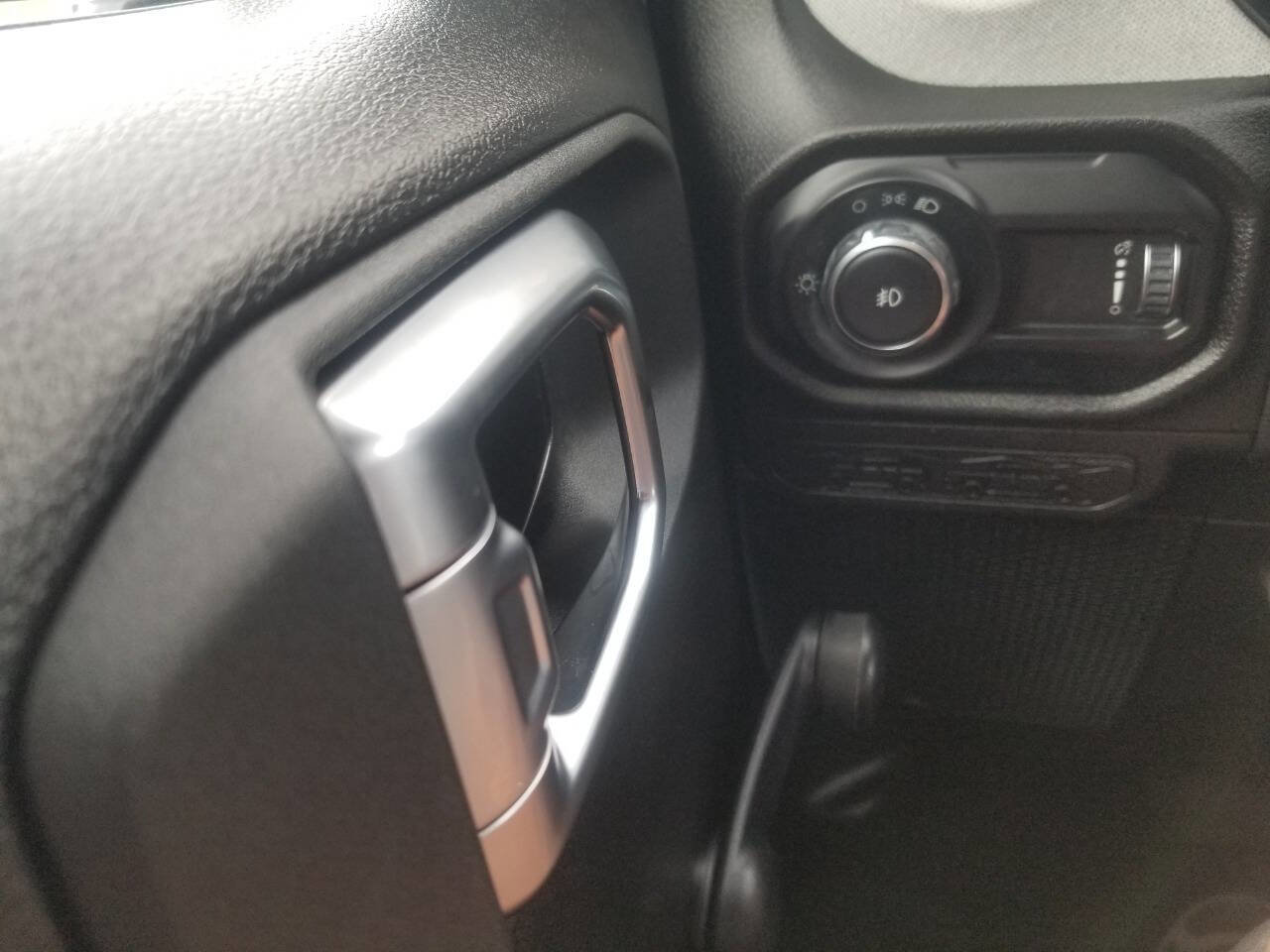 Certified 2024 Jeep Wrangler Sport image 27
