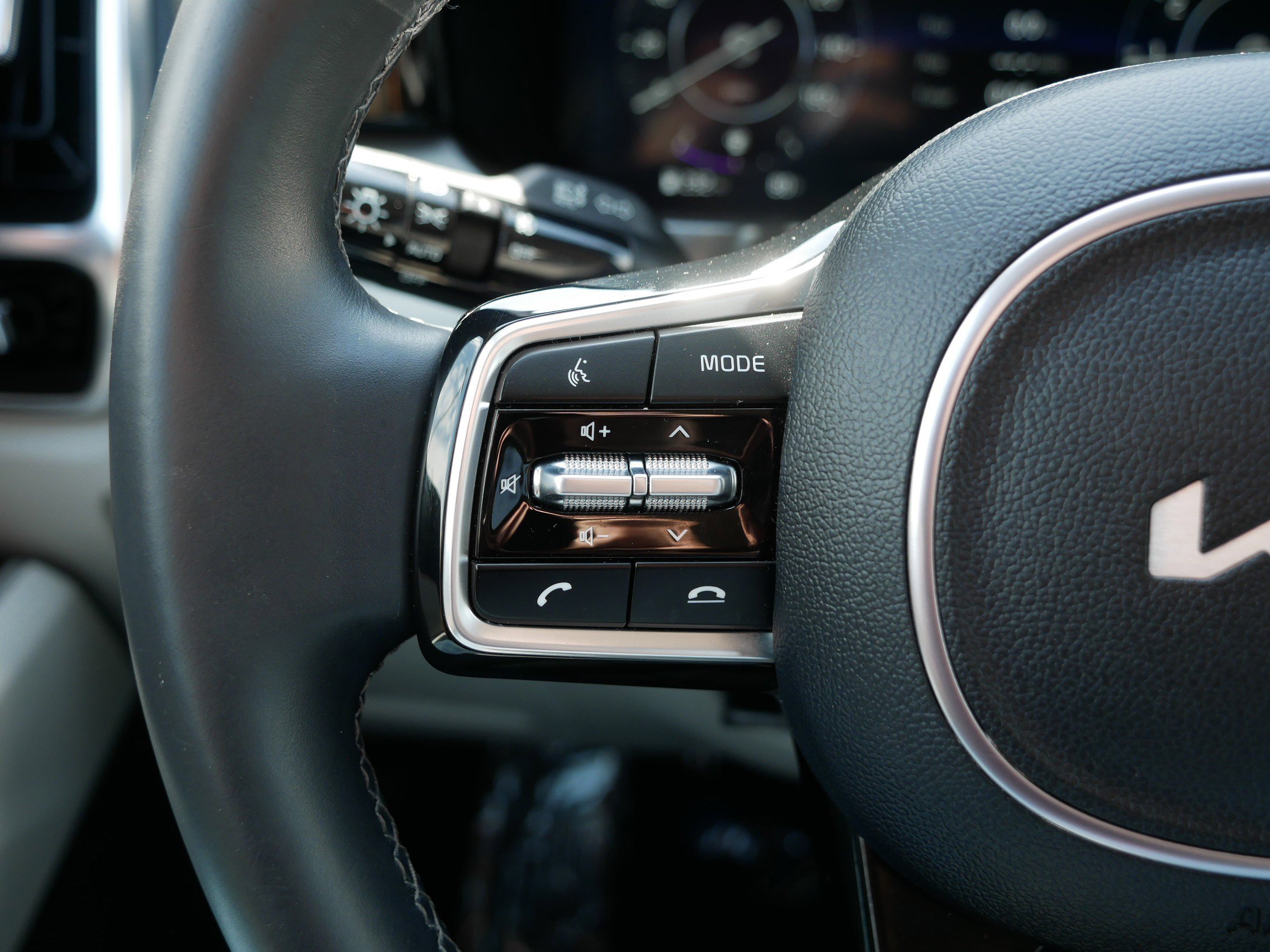 Certified 2023 Kia Sorento SX AWD/4WD image 31