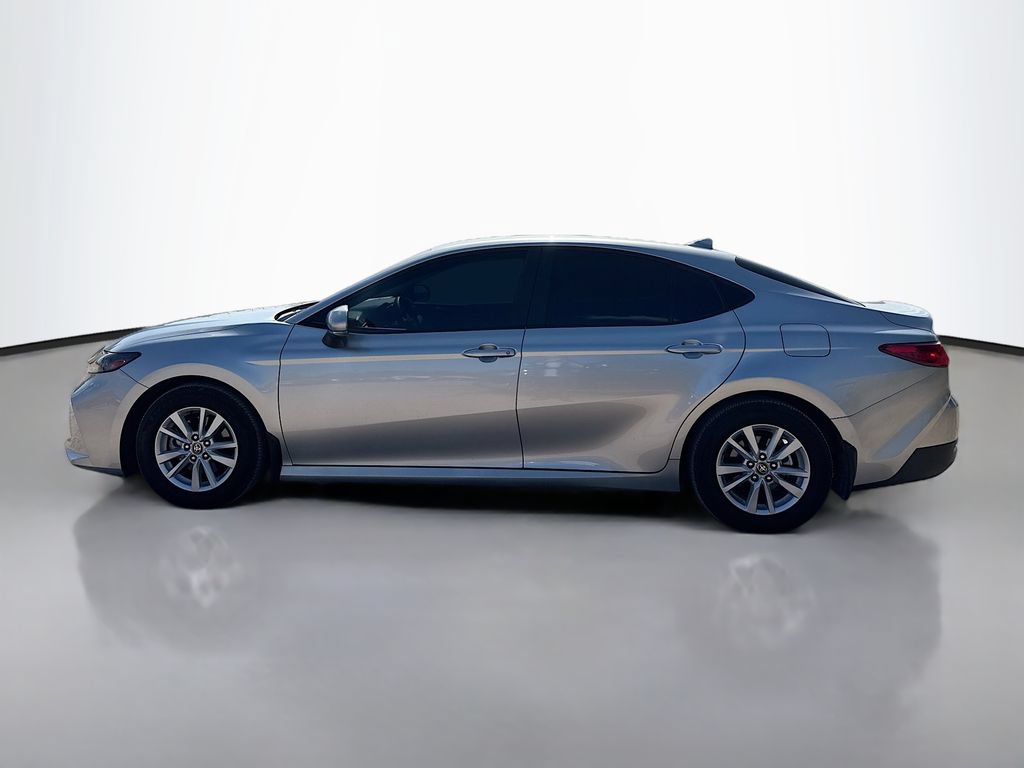 Used 2025 Toyota Camry LE w/ Convenience Package FWD image 4