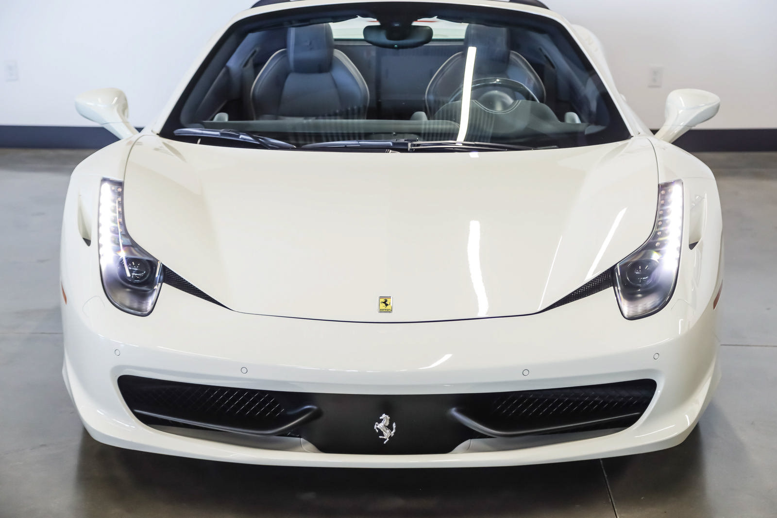 Used 2015 Ferrari 458 Spider RWD image 5