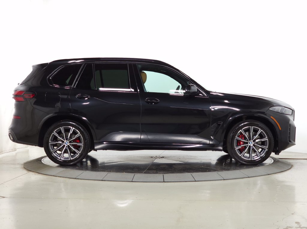 Used 2024 BMW X5 xDrive40i w/ M Sport Package AWD/4WD image 11