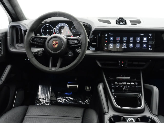 Certified 2025 Porsche Cayenne GTS AWD/4WD image 13
