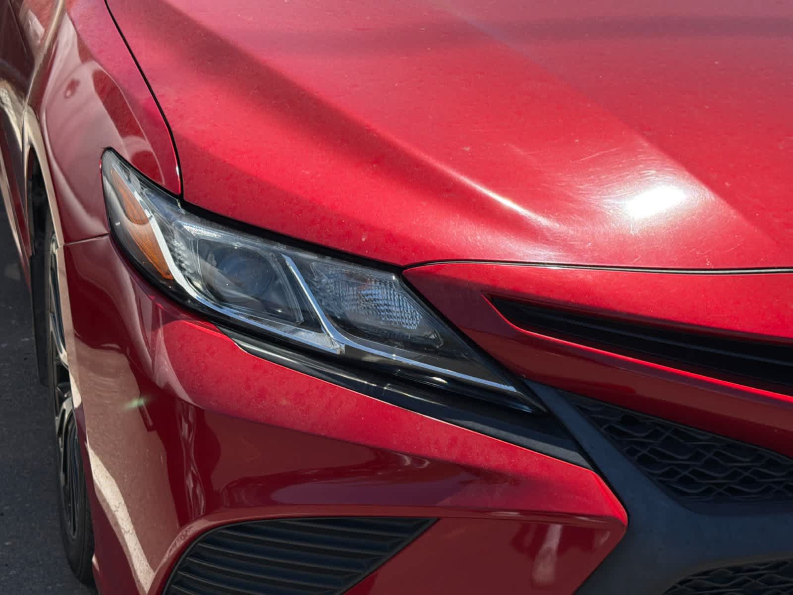 Used 2020 Toyota Camry SE w/ Convenience Package FWD image 4