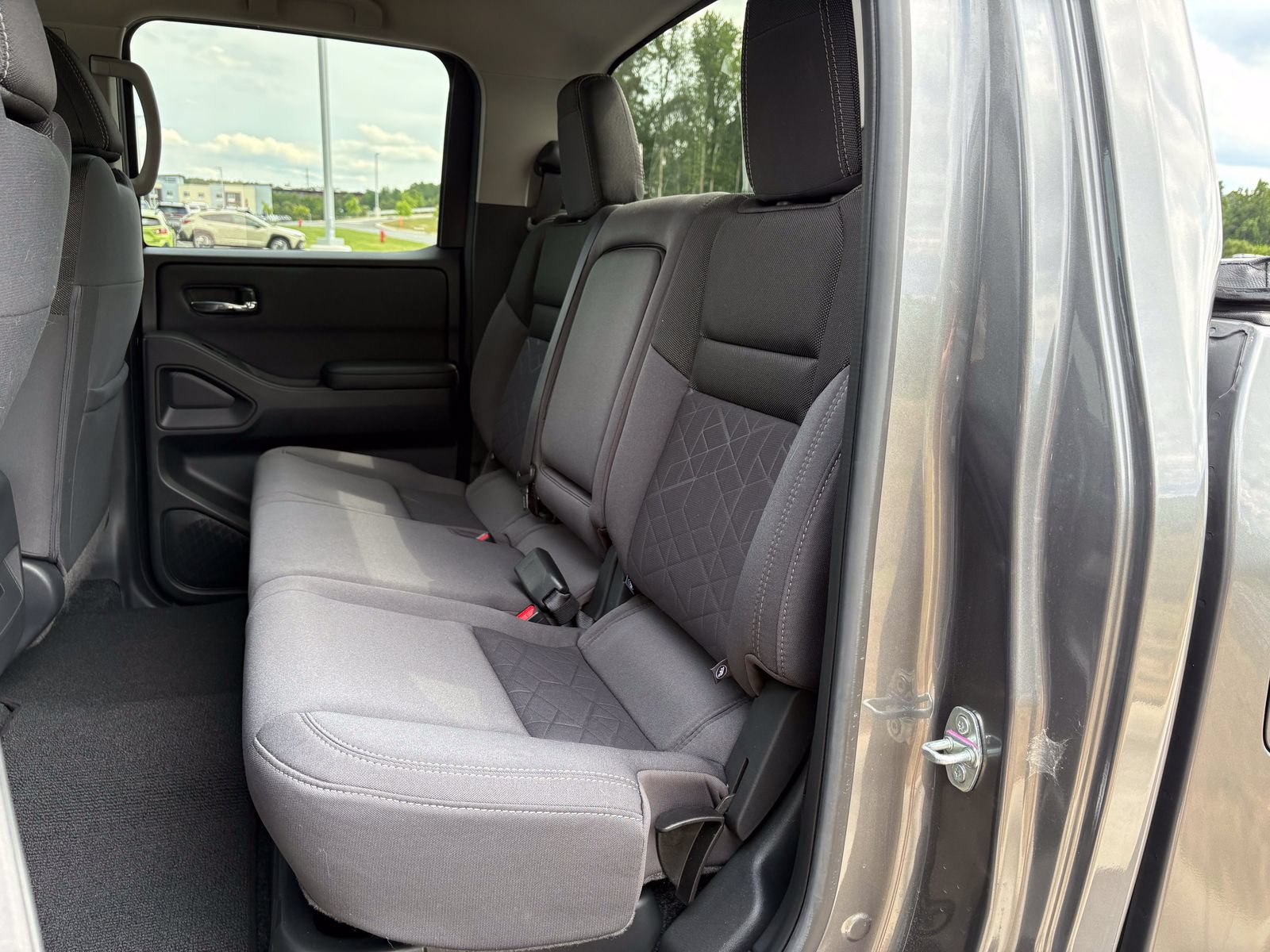 Used 2025 Nissan Frontier SV AWD/4WD image 31