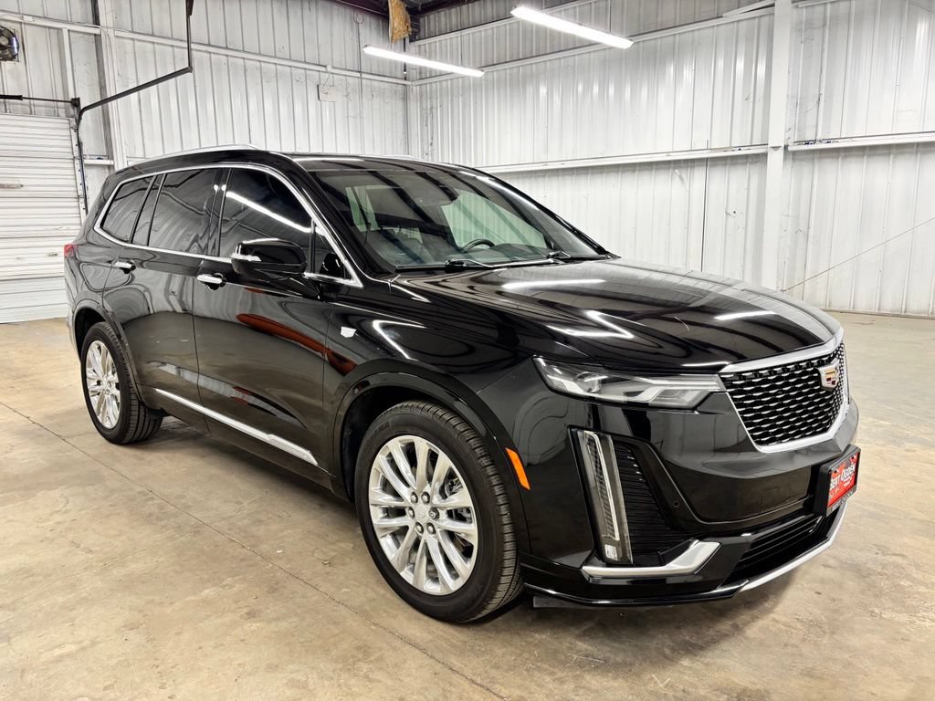 Used 2022 Cadillac XT6 Premium Luxury FWD image 1