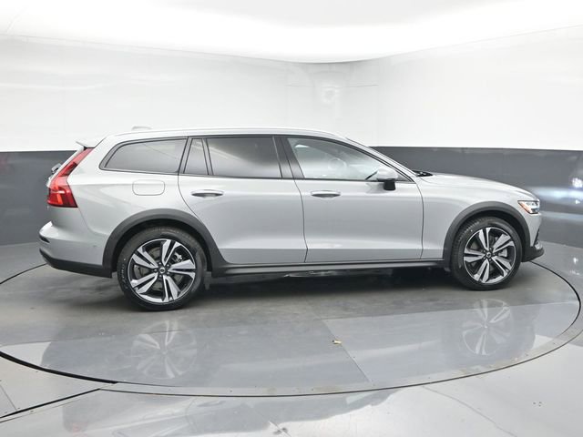 New 2026 Volvo V60 B5 Cross Country Plus w/ Protection Package Premier image 8
