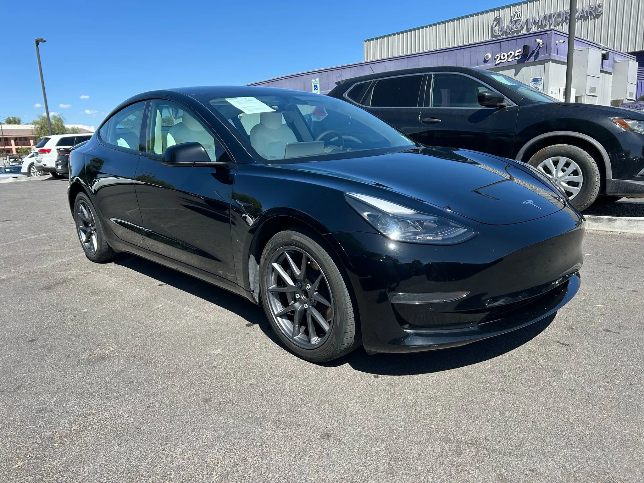Used 2023 Tesla Model 3 Standard Range image 3