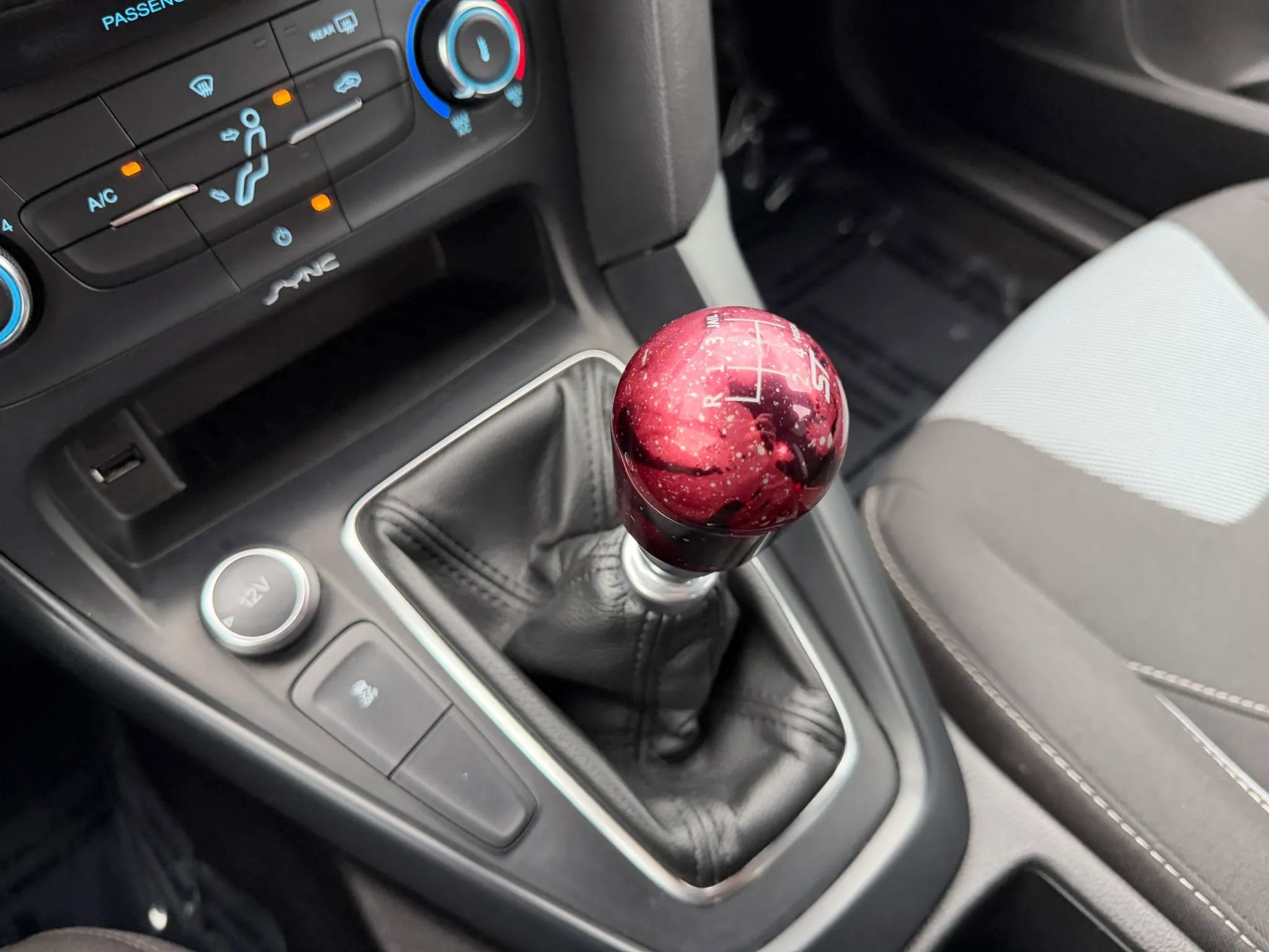 Used 2017 Ford Focus ST FWD image 18