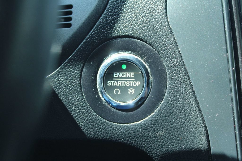 Used 2018 Ford Explorer XLT w/ Equipment Group 202A FWD image 23