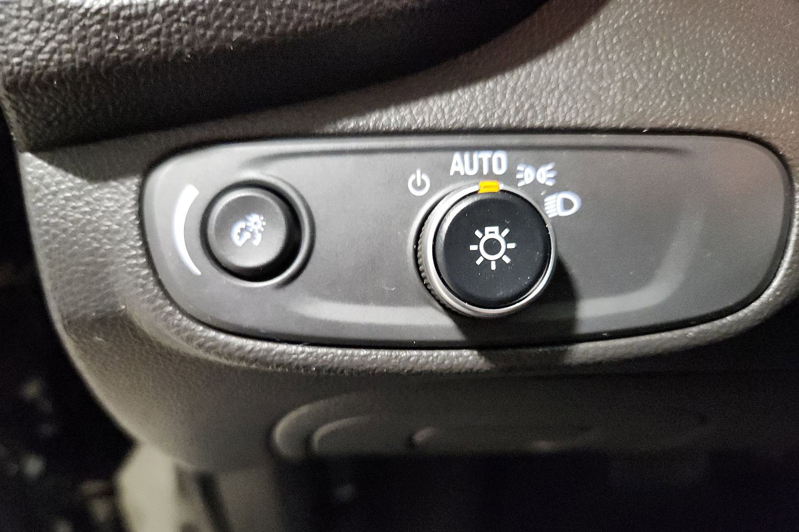 Used 2019 Chevrolet Trax LT w/ LPO, Protection Package image 19