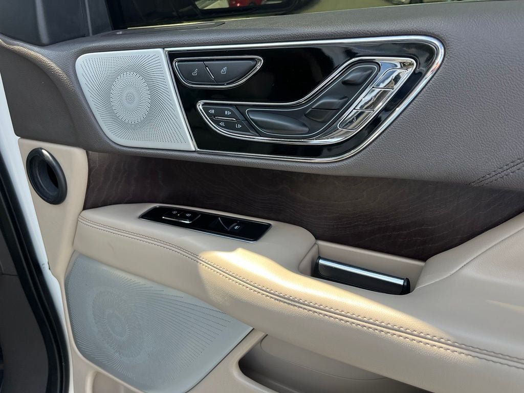 Certified 2023 Lincoln Navigator L Reserve AWD/4WD image 26