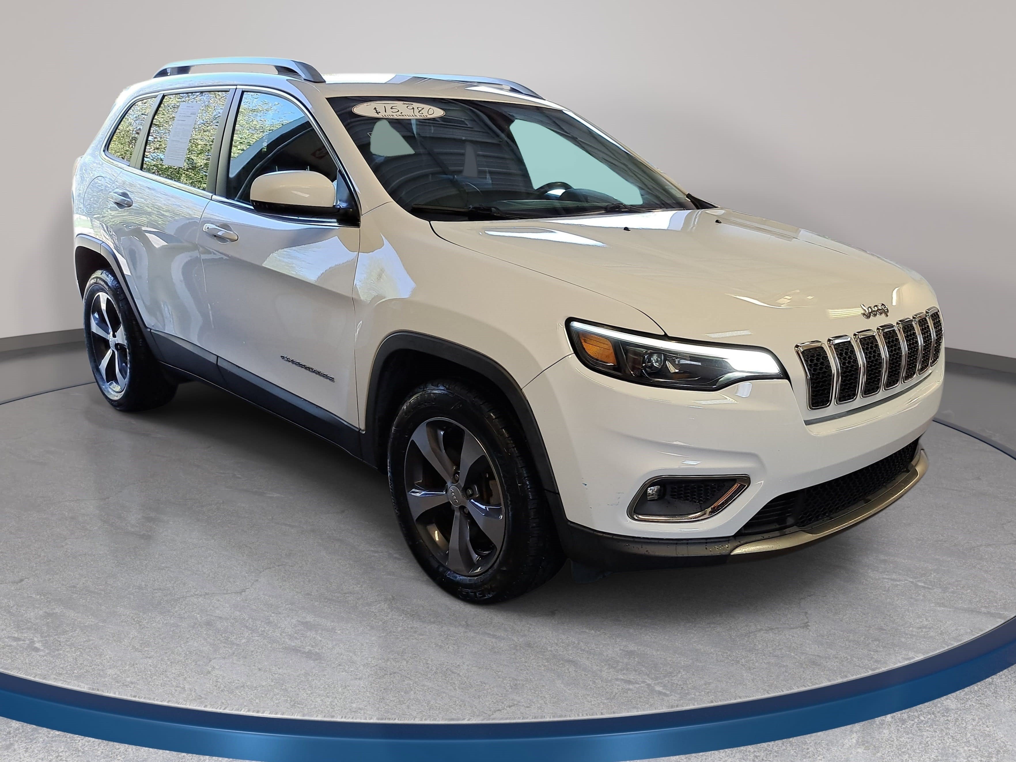 Used 2019 Jeep Cherokee Limited AWD/4WD image 3
