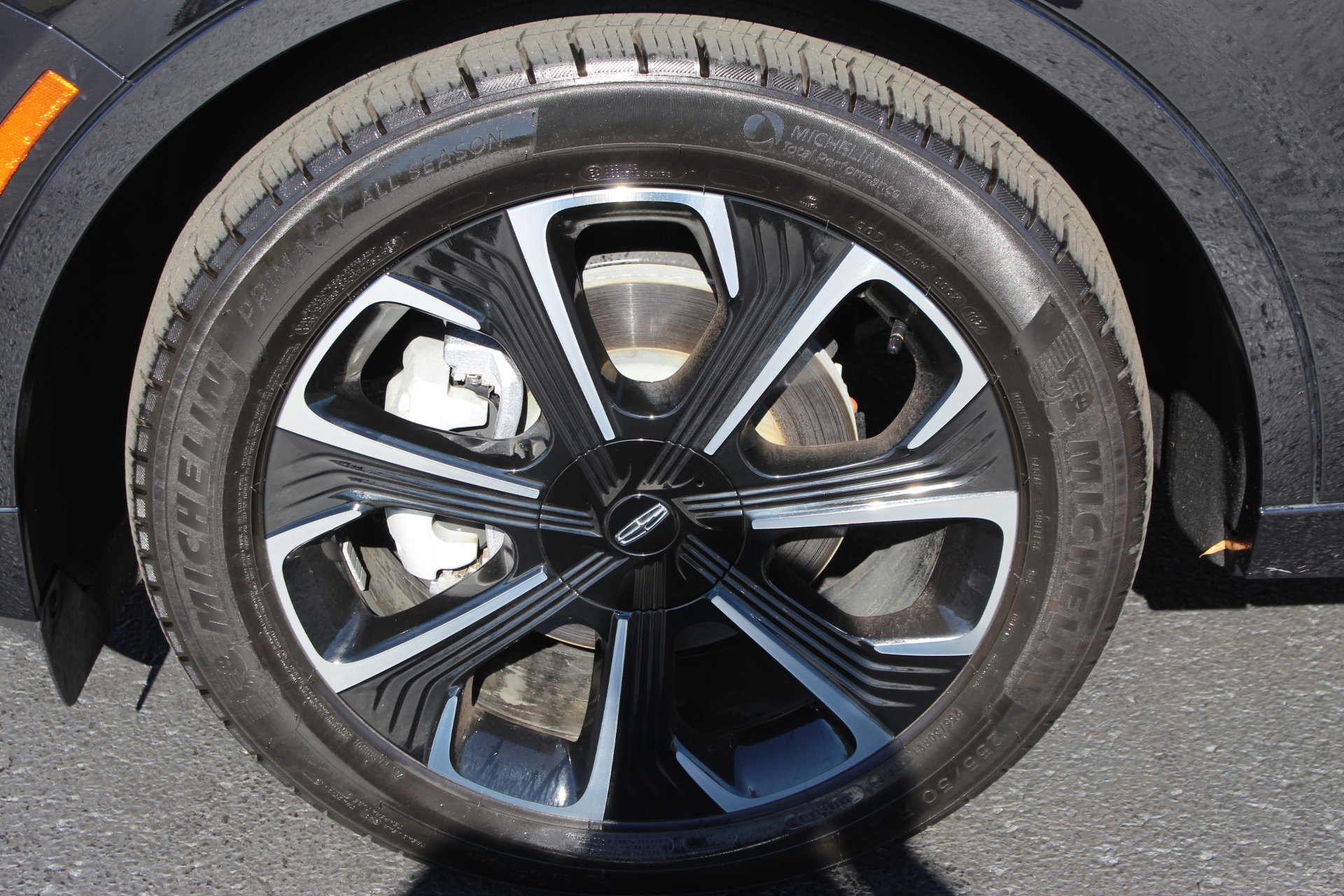 Used 2024 Lincoln Nautilus Reserve w/ Equipment Group 203A image 10