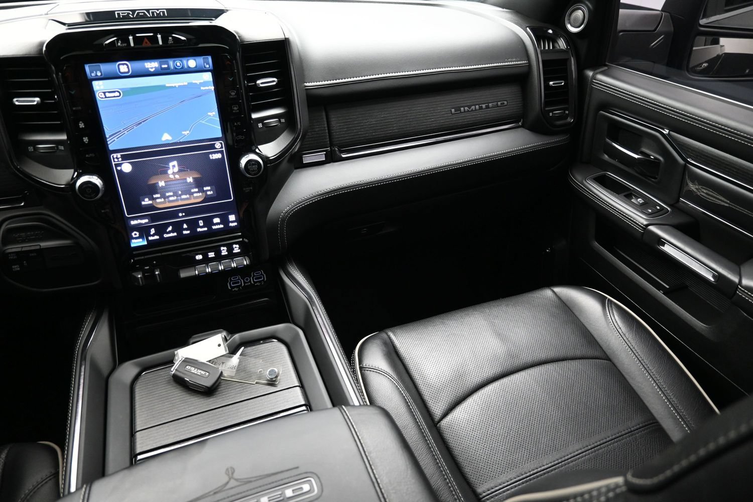 Used 2024 RAM 2500 Limited AWD/4WD image 39