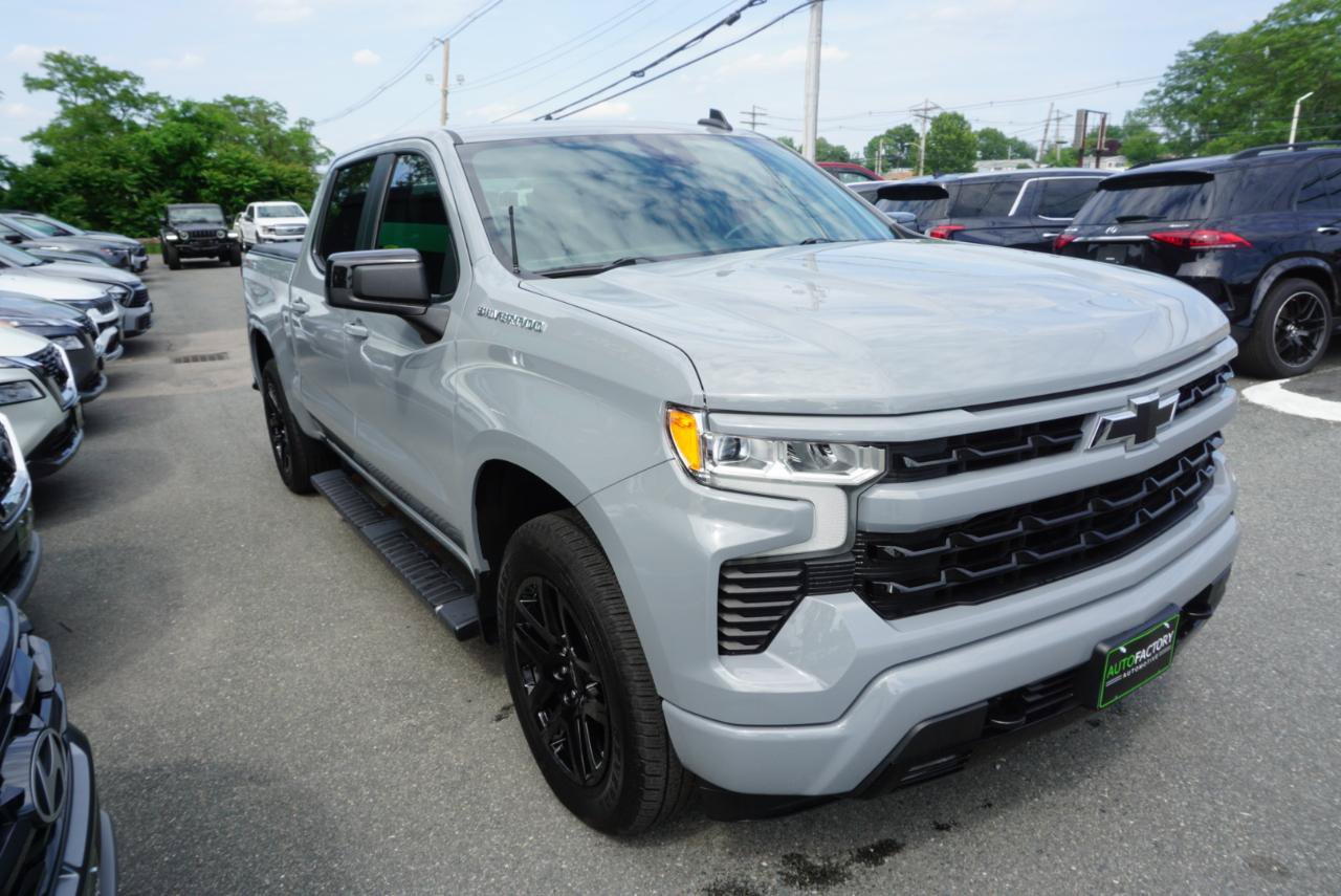 Used 2024 Chevrolet Silverado 1500 RST AWD/4WD image 4