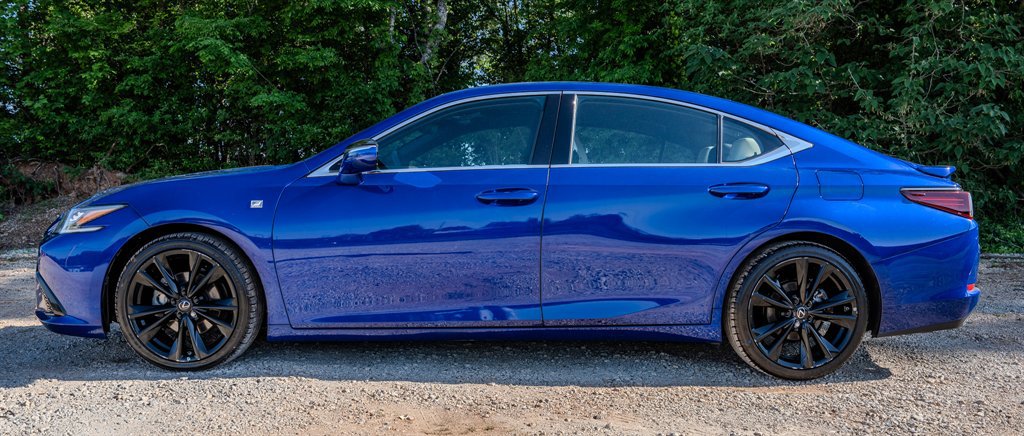 Used 2022 Lexus ES 350 F Sport w/ Accessory Package 2 FWD image 2