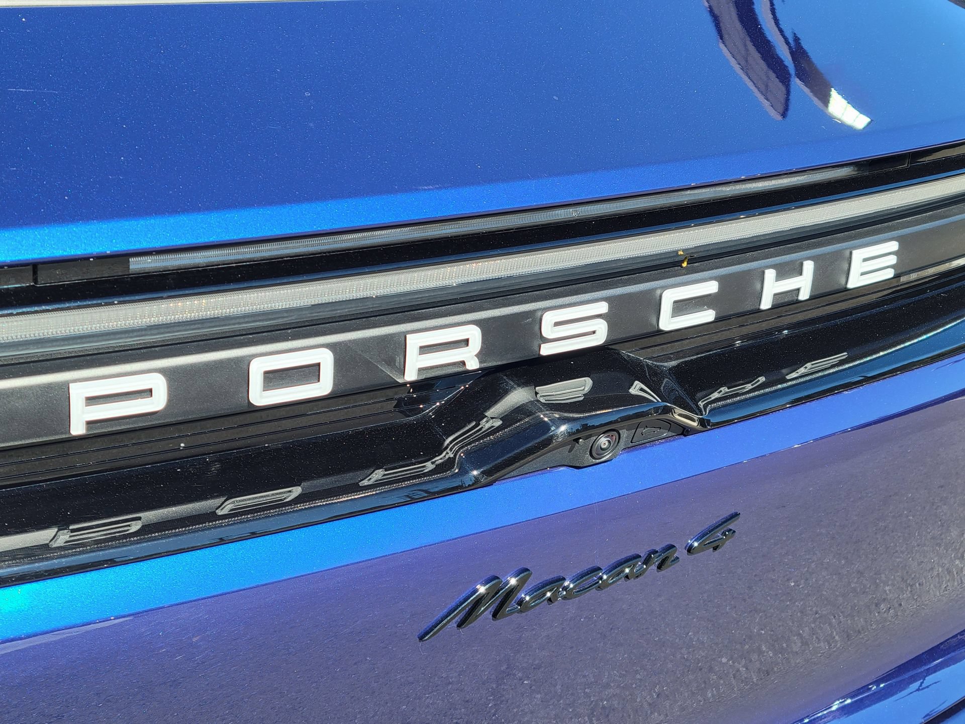 New 2025 Porsche Macan 4 Electric AWD/4WD image 31