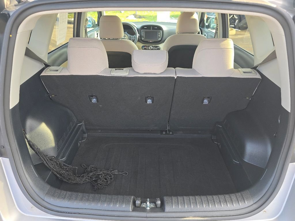 Used 2023 Kia Soul LX w/ LX Technology Package image 16