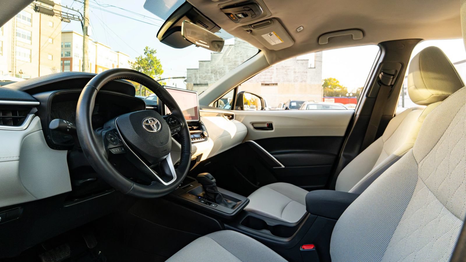 Used 2026 Toyota Corolla Cross LE AWD/4WD image 34