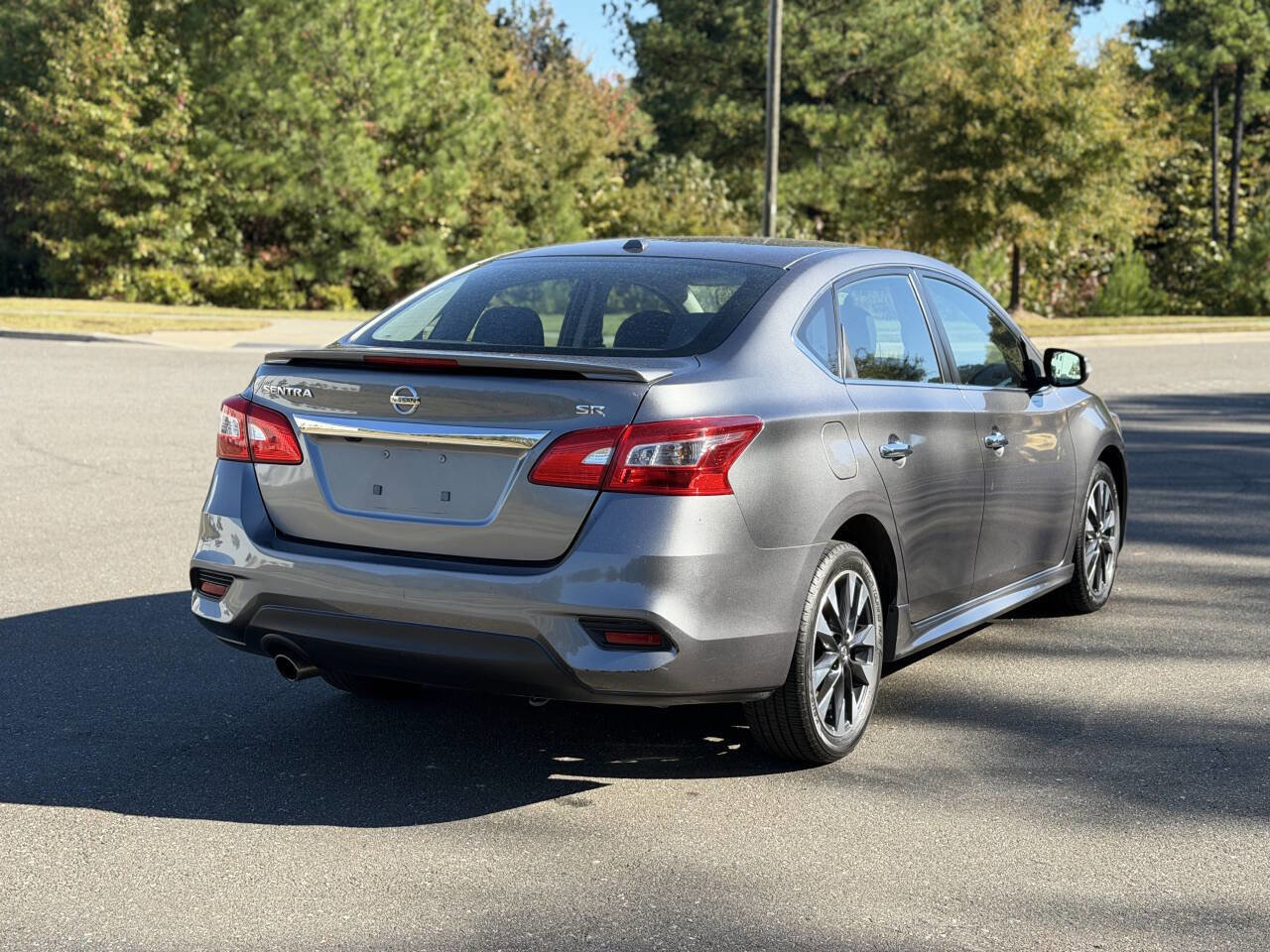 Used 2019 Nissan Sentra SR image 12