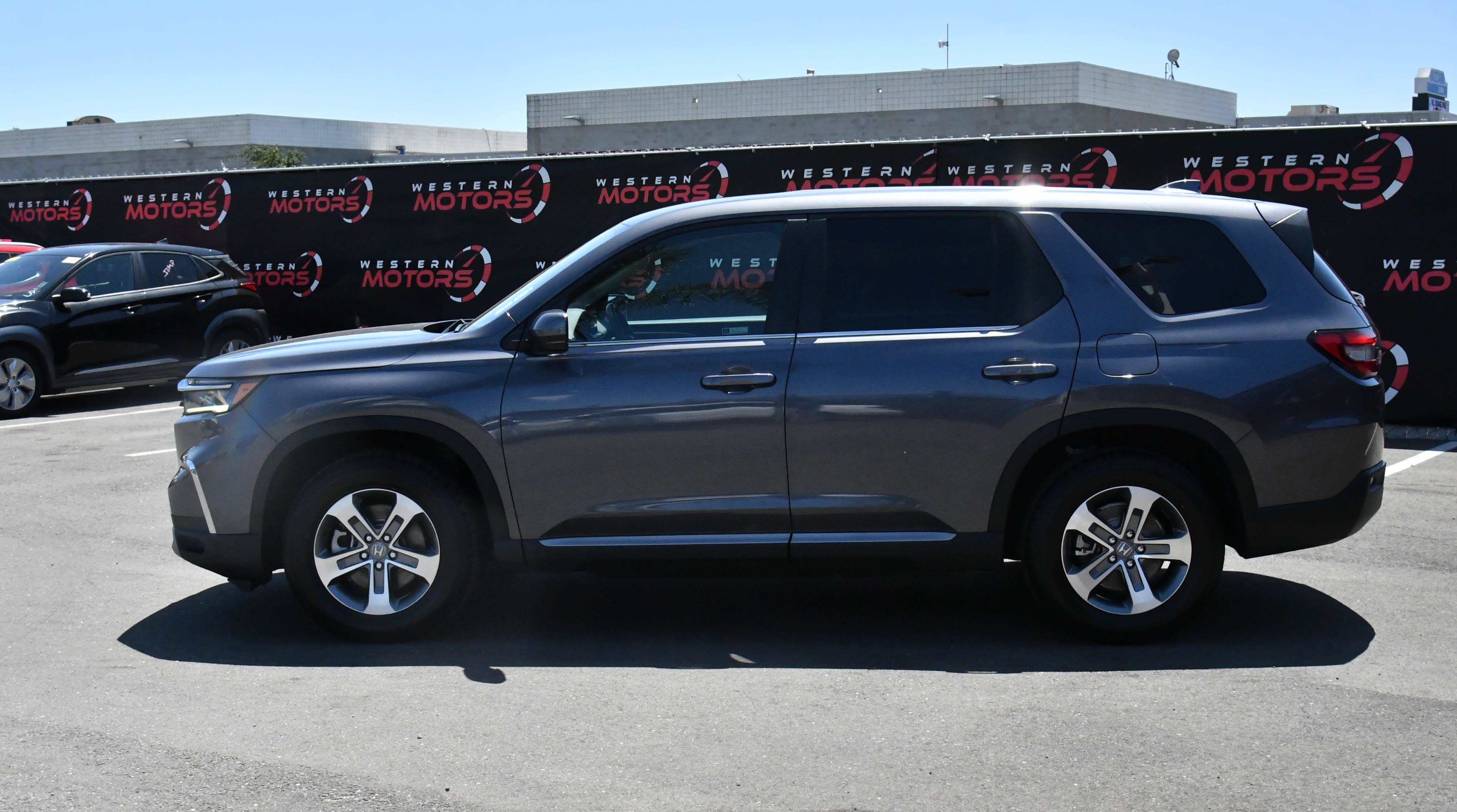 Used 2024 Honda Pilot EX-L image 4