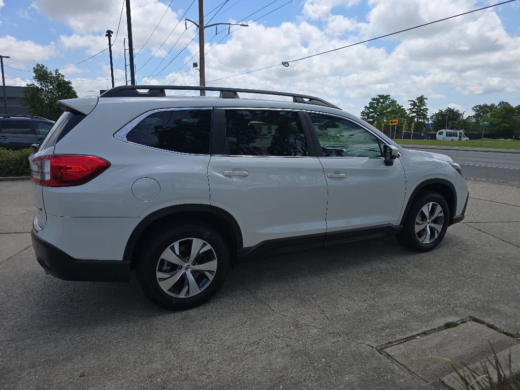 Used 2025 Subaru Ascent Premium AWD/4WD image 5