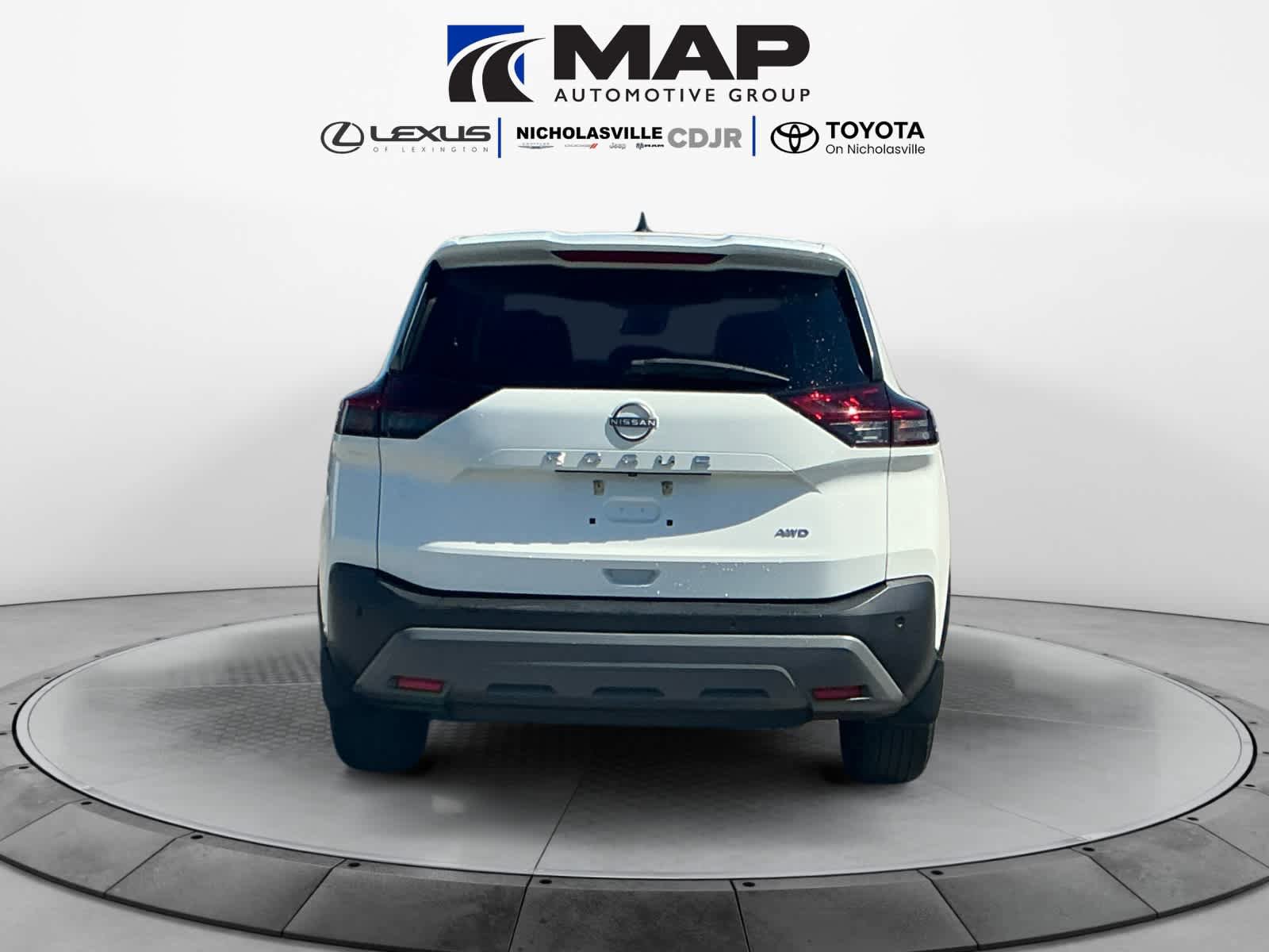 Used 2023 Nissan Rogue S AWD/4WD image 4