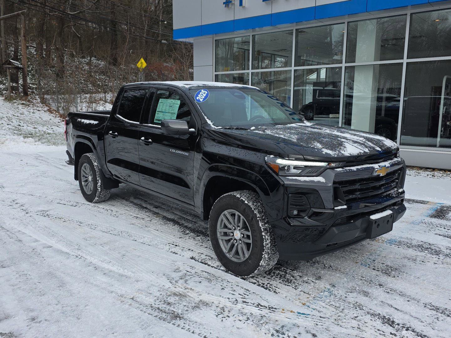 New 2025 Chevrolet Colorado LT w/ LT Convenience Package image 2