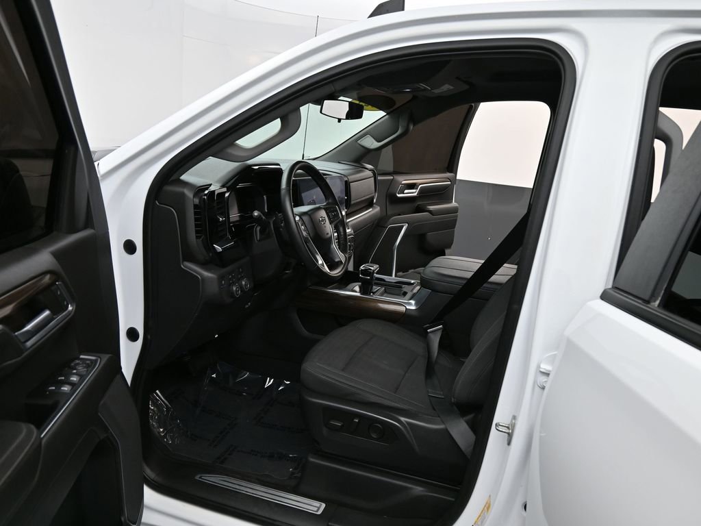 Used 2023 Chevrolet Silverado 1500 LT Trail Boss w/ Protection Package image 11