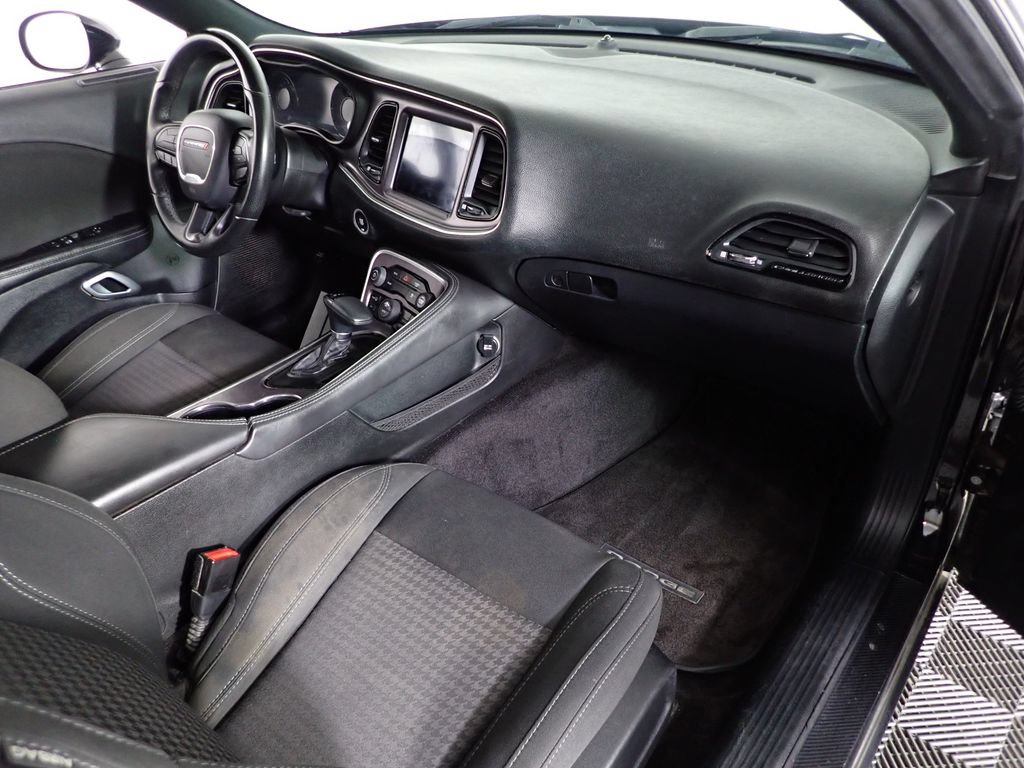 Used 2017 Dodge Challenger R/T w/ Blacktop Package RWD image 31