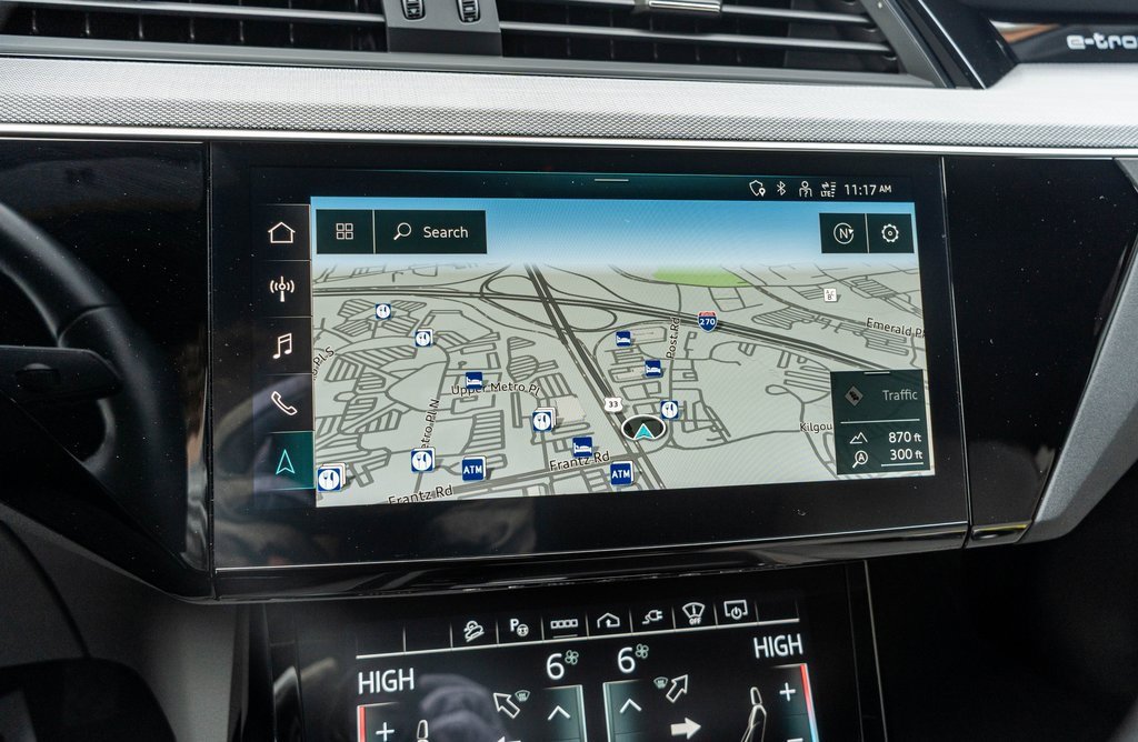 Used 2024 Audi Q8 e-tron Prestige image 22