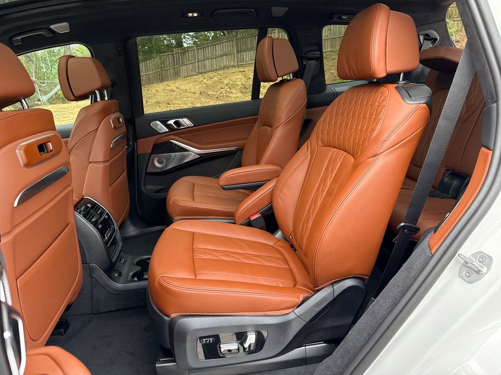 New 2026 BMW X7 M60i image 23