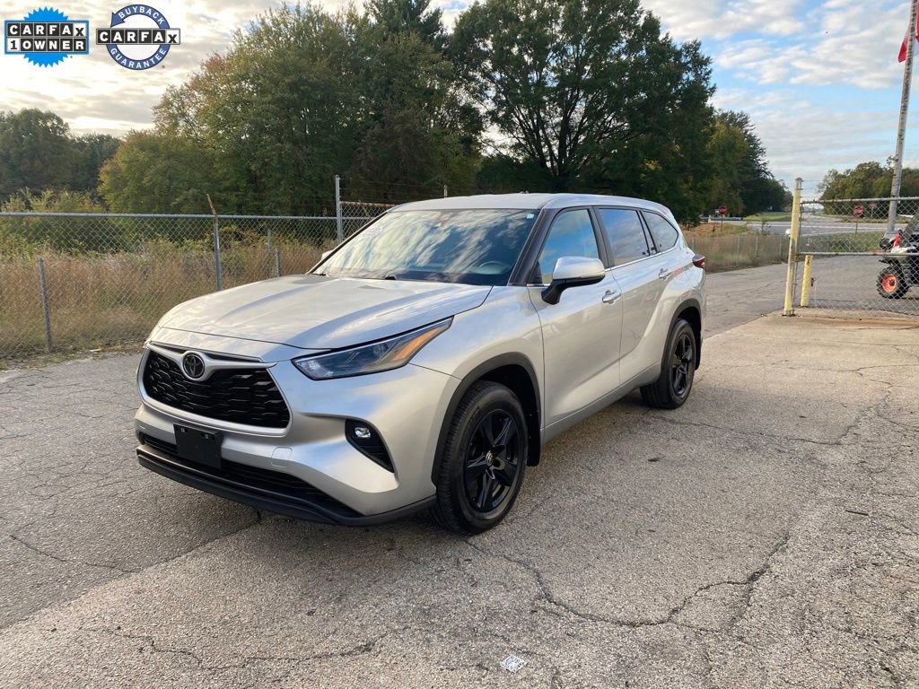 Used 2024 Toyota Highlander LE image 6