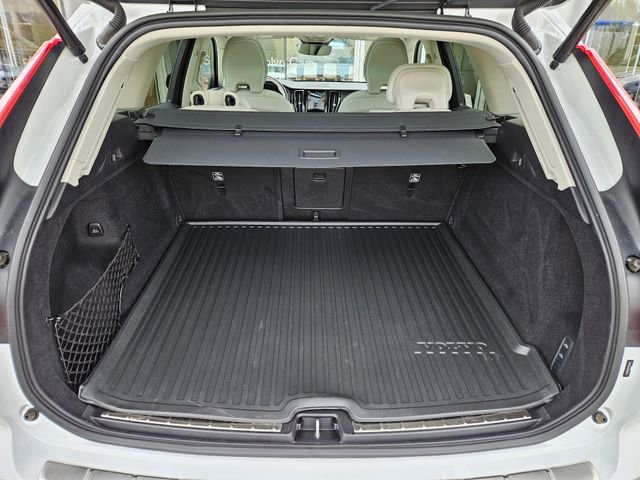 Certified 2023 Volvo XC60 B6 Ultimate w/ Protection Package Premier AWD/4WD image 12