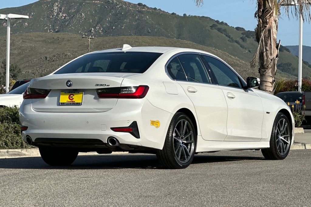 Used 2022 BMW 330e w/ Driving Assistance Package image 3